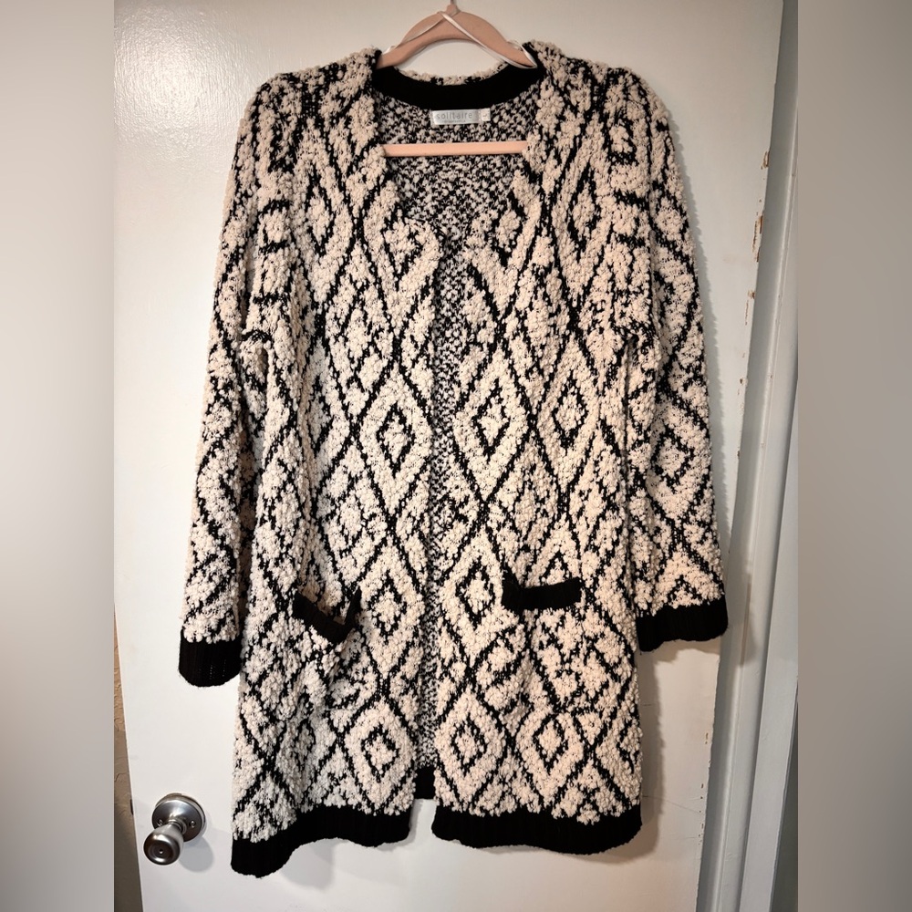 Black and White Geometric Patterned Women's Sweater